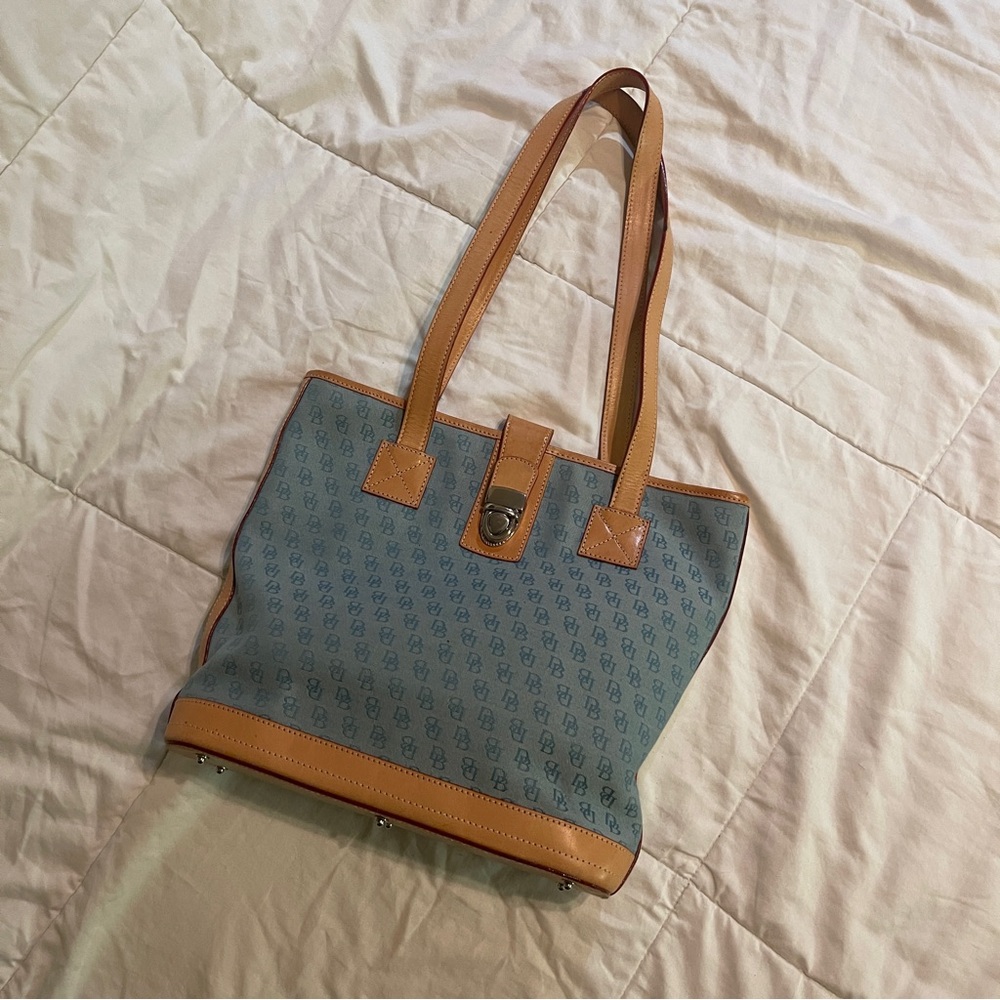 Dooney & Bourke Medium Shopper Shoulder Bag Tote - Picture 2 of 8
